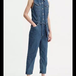 Levi’s Cropped Taper Jumpsuit